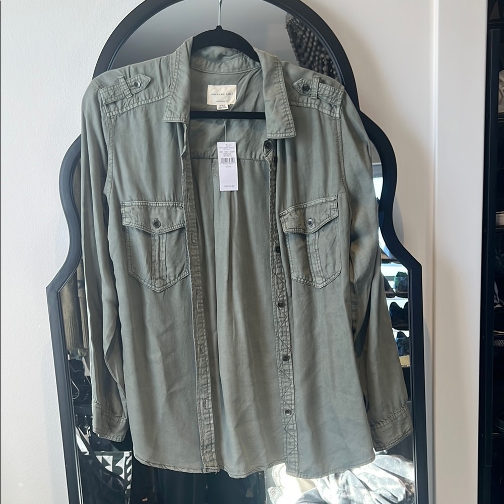 American Eagle Outfitters Green Boxy Button Down Shirt